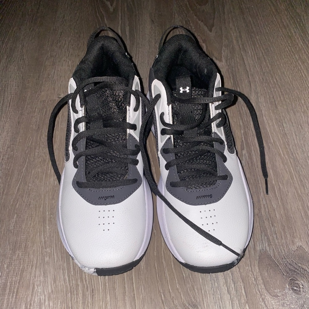 Brand new Under Armour size 6.5Y